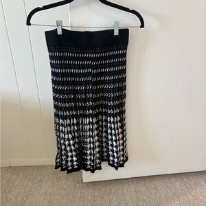 Banana Republic Black and White Patterned A-Line Skirt